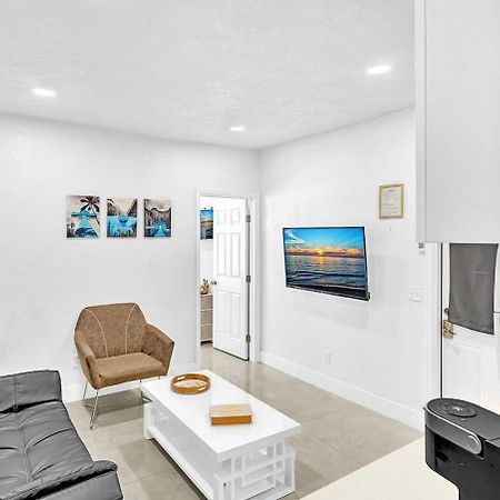 Boutique One Bdrm Close To Aventura Mall & Beach Hallandale Beach Exteriör bild